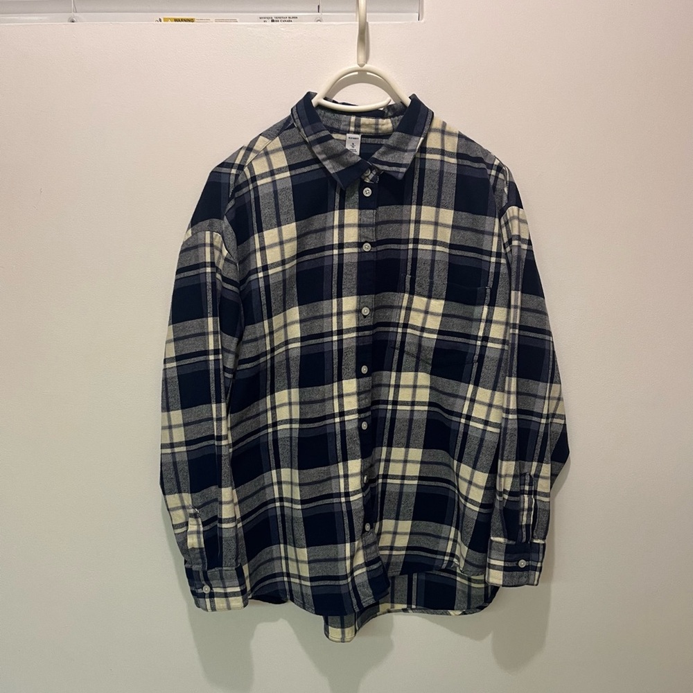 2/$20 -Fall /Winter-Navy & Light Cream Checkered Plaid Flannel Button Down Shirt